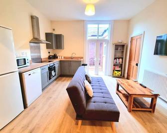 City Stay - Worcester - Kitchen