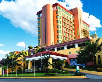 Grand Regal Hotel Davao - Dávao - Edificio