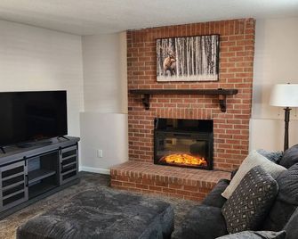 Cozy home in Morrison. approx. 10 minutes from red rocks - Morrison - Living room