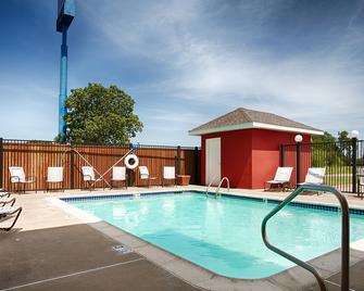 Best Western Plus Waco North - Bellmead - Pool