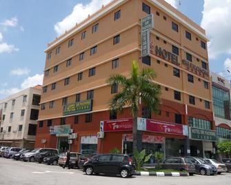 Hotel Sri Puchong Sdn Bhd - Puchong - Building