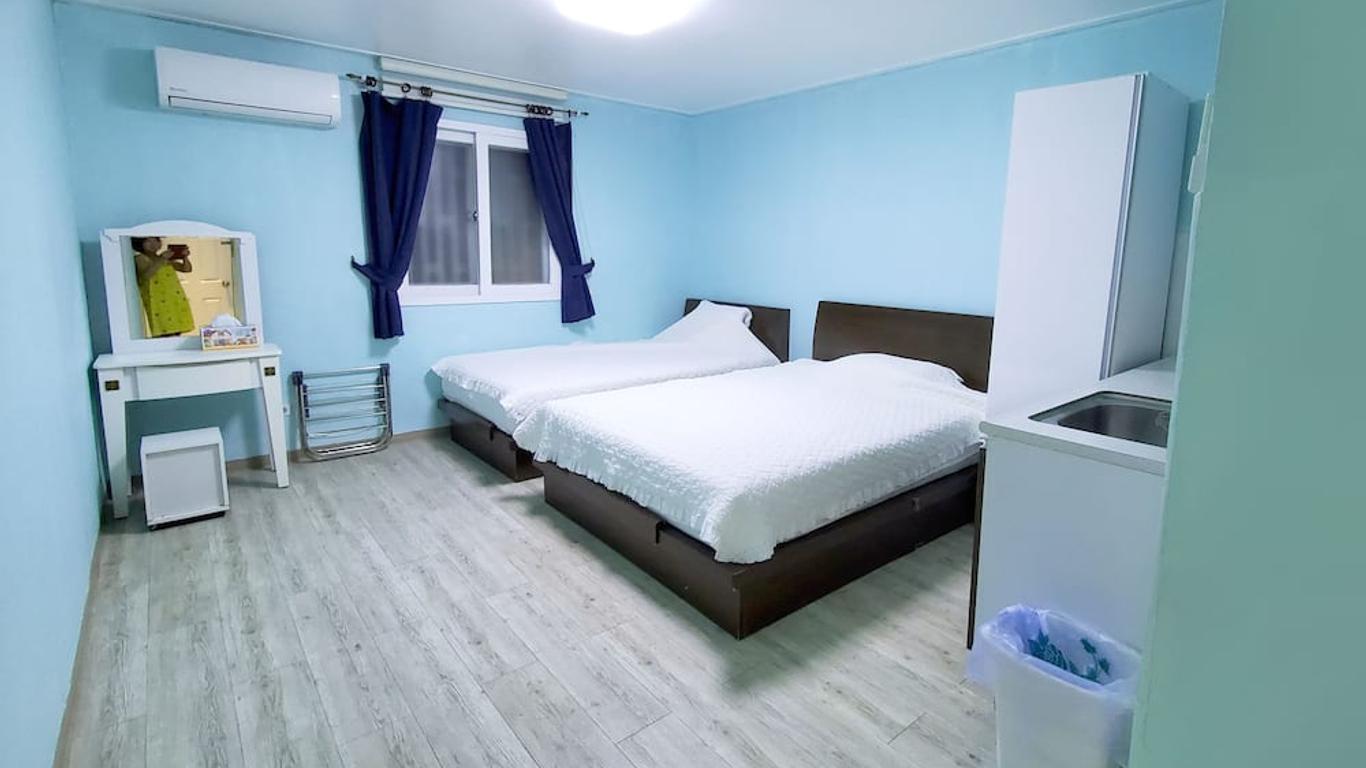 داورا جيست هاوس