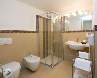 Hotel Alexander - Assisi - Bathroom