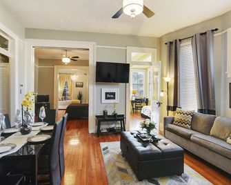 Historic Home 40% Off Spring - New Orleans - Wohnzimmer