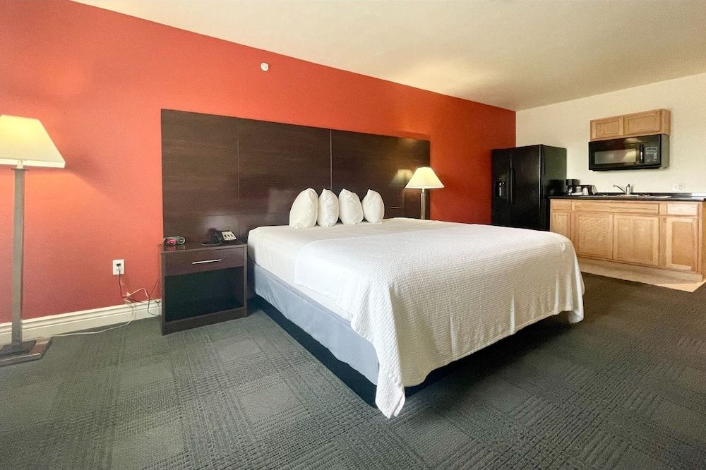 FairBridge Inn & Suites Cuero - Cuero - Bedroom