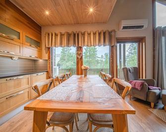 Ulkuvilla by Aavalevi Holidays, Mountain view - Sirkka - Essbereich