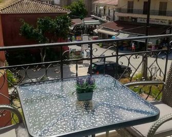 Bouas House - A Stylish Apartment in the Center of Parga - Parga - Balkon