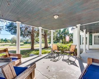 Farmhouse by the beach - Longs - Patio