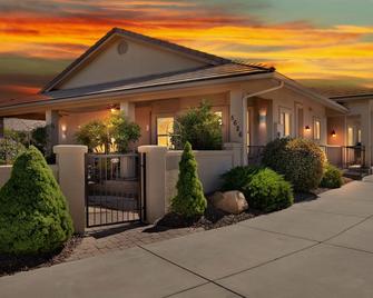Prescott Luxury Home Near Golf Course And Airport 2 Bedroom Home by RedAwning - Prescott Valley - Gebäude