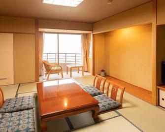 Hotel Kunitomi Annex - Itoigawa - Dining room
