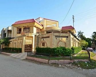 Hotel Blue Sky Clifton - Karachi - Building