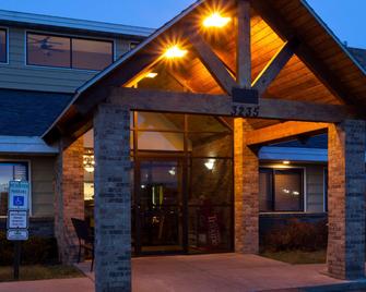 AmericInn by Wyndham Bismarck - Bismarck - Bygning