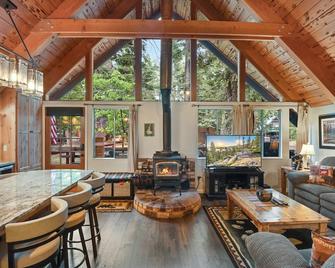 West Shore Haven - Tahoma - Living room