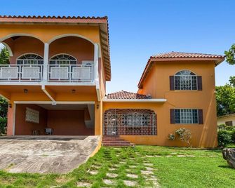 Yanceylargoestate 2br Villa W/Mountain Views By RedAwning - Montego Bay - Edificio