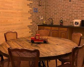 Le Vintage Loft Garage Proche Du Parc Le - Digoin - Eetruimte
