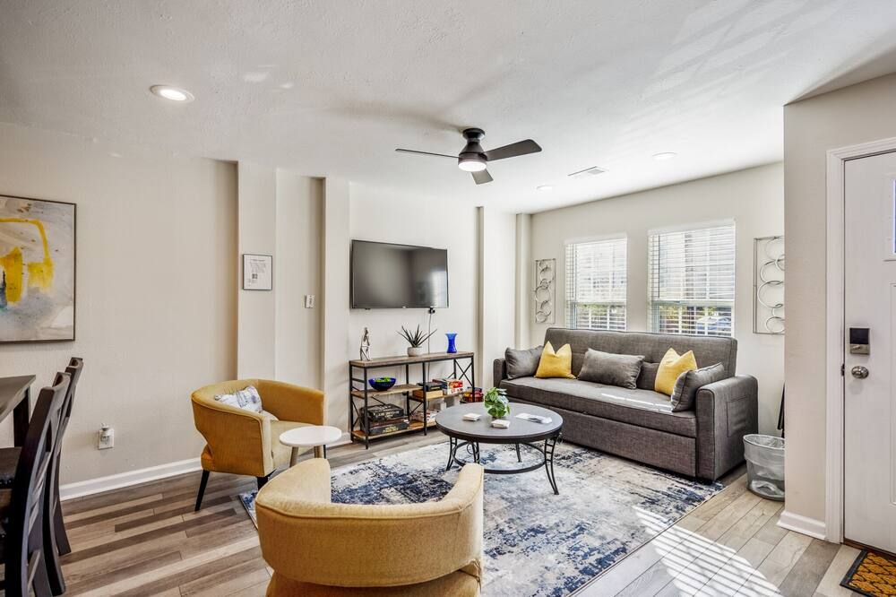 Winter Retreat 3b 3ba Huge backyard Mins from Downtown - هيوستن - غرفة معيشة