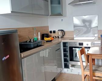 Studio 4 sleeps based in Tignes ski resort winter and summer - Tignes - Kitchen