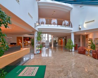 Hotel Meerane - Меране - Лоббі