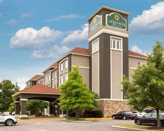 La Quinta Inn & Suites by Wyndham Smyrna TN - Nashville - Smyrna - Building