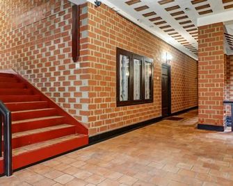 God's Own Country Ayurveda Resorts. - Chowara - Escaleras