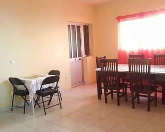 Casa Tchichi - São Filipe - Dining room