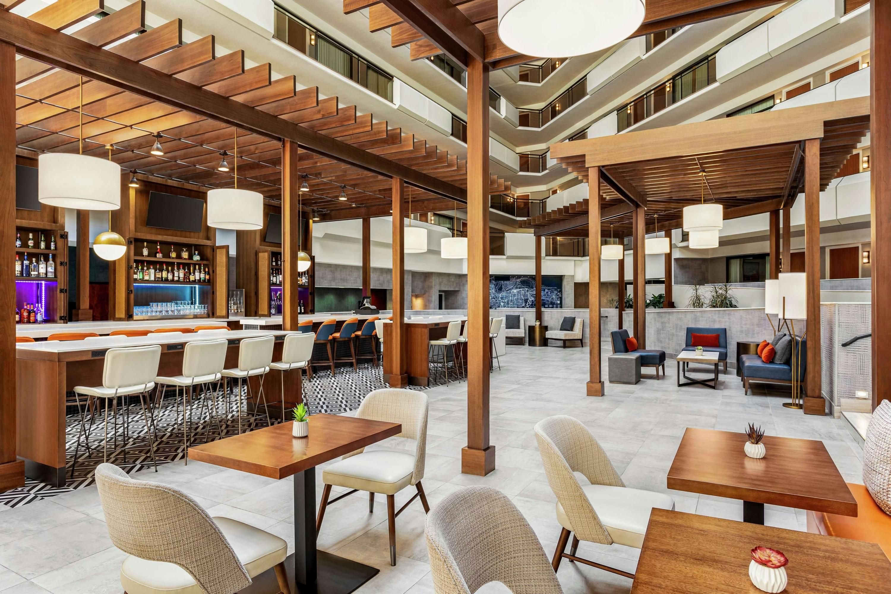 Embassy Suites by Hilton Kansas City Overland Park - אוברלנד פארק - מסעדה