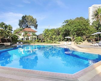 رايونج شاليه ريزورت - رايونغ - حوض السباحة