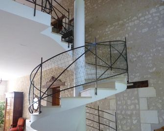 Domaine De La Maison Neuve - Loches - Escaleras