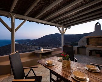 Caval Residences - Τήνος - Μπαλκόνι