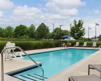 Hampton Inn Farmville - Farmville - Zwembad