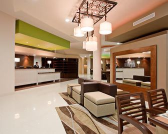 Holiday Inn Tijuana Zona Rio By IHG - Tijuana - Reception
