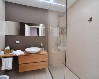 Lainez Rooms & Suites - Trento - Banheiro