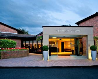 Denham Grove - Uxbridge - Edificio