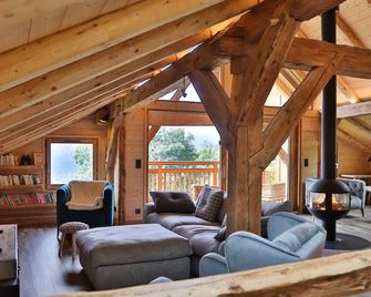 Ecological alpine chalet 4 (sleeps 10 to 14) - Le Bouchet-Mont-Charvin - Salon