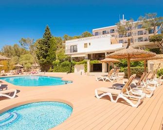 Hotel Playa Mondrago - Santanyí - Pool