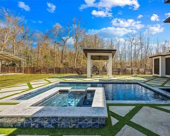 Modern Luxe Oasis with Pool - Dayton - Piscina