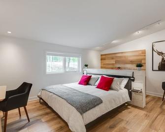 Le Panorama - Locations du Sommet - Morin-Heights - Bedroom