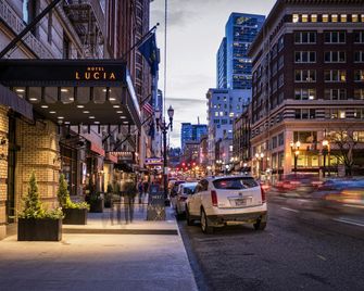 Hotel Lucia - Portland - Building