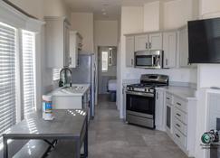 038 Tiny Home nr Grand Canyon South Rim Sleeps 4 - Valle - Køkken