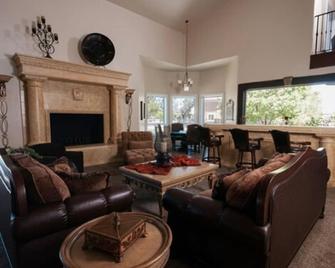 Wilson Creek Manor - Temecula - Lounge