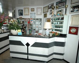 Betty - Rimini - Front desk