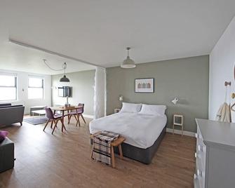 Portgordon - 1 Bed Luxury Studio Apartment - Buckie - Bedroom