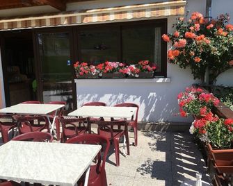 Hôtel les skieurs - Bellevaux - Patio
