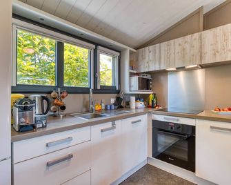 Chalet 'Pomérols' with Shared Pool, Private Terrace and Air Conditioning - Pomérols - Cuisine