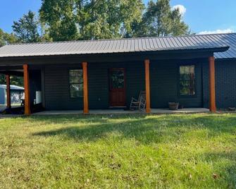 Country home close to fair and casino! - Carthage - Edificio