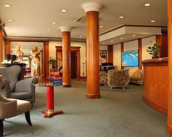 The New Midi - ג'נבה - לובי