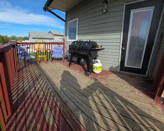 Sleep & Grill, 5br, Huge Yard, Smoker, Bbq - Fox Creek - Balkon