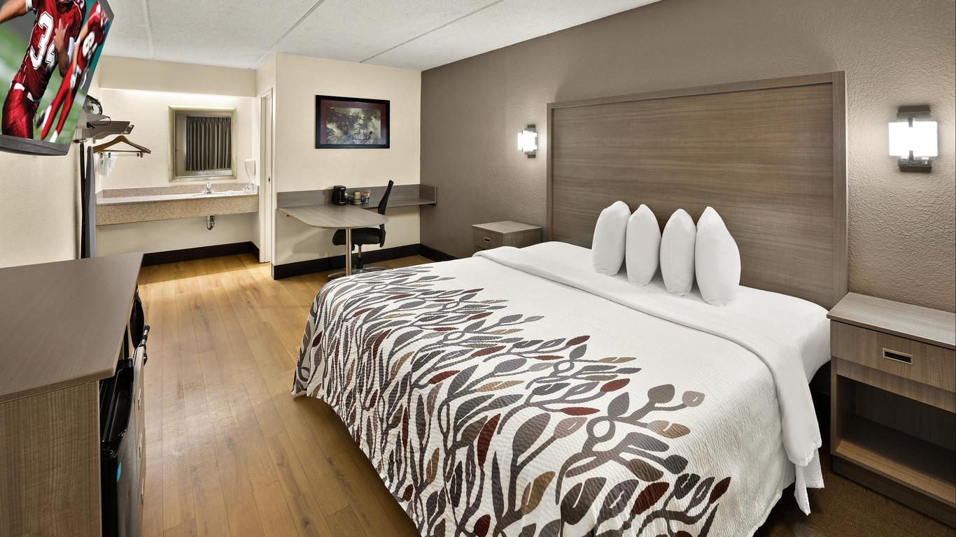 Red Roof Inn Chapel Hill - UNC