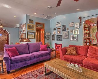 The Tulip House - Bass Lake - Living room