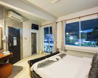 Beehive Phuket Old Town Hostel - Phuket